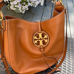 Tory Burch Miller Medal-logo Hobo bag like new!